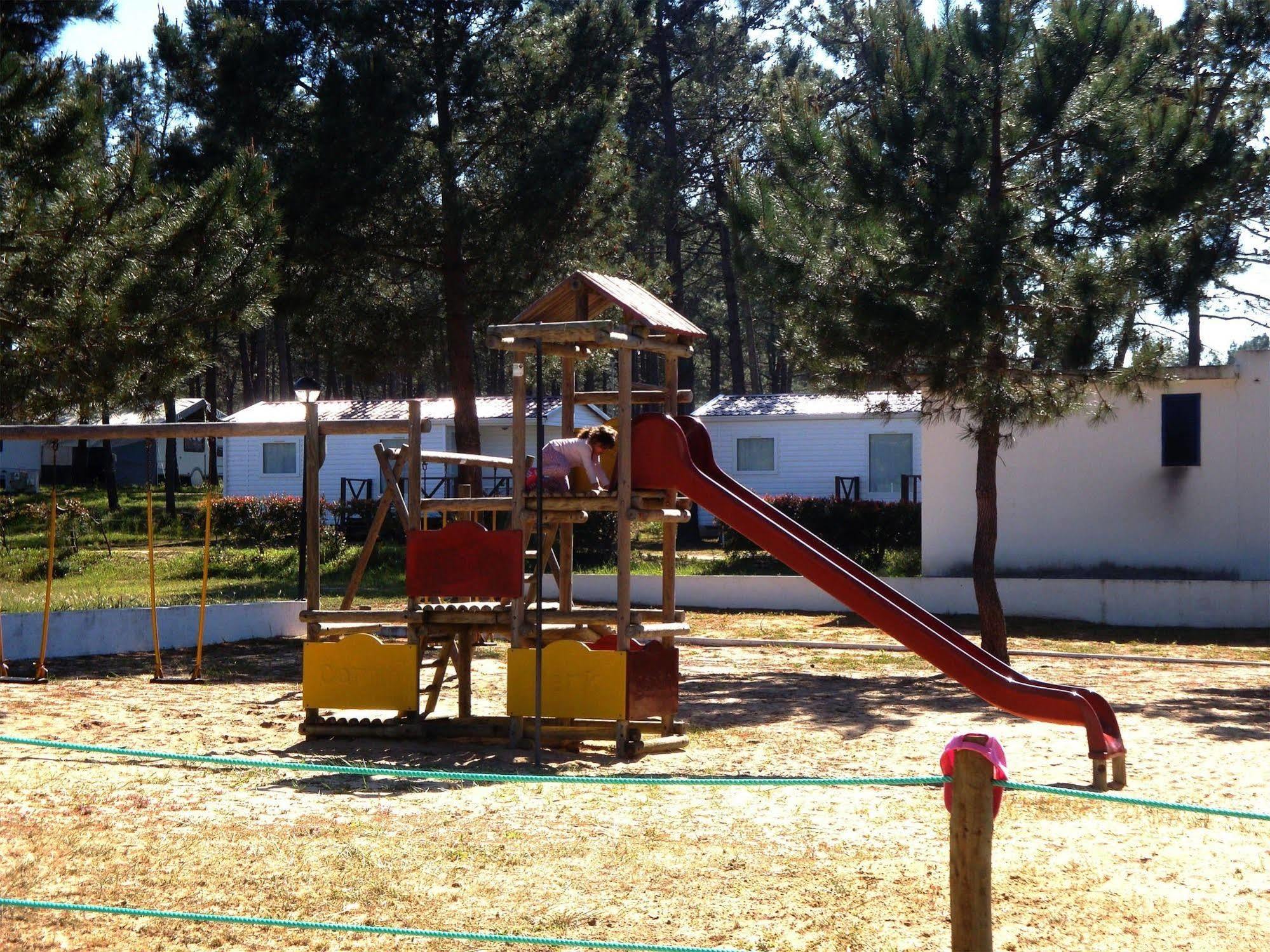 Parque De Campismo Orbitur Sitava Milfontes Hotel Malhadinhas Luaran gambar
